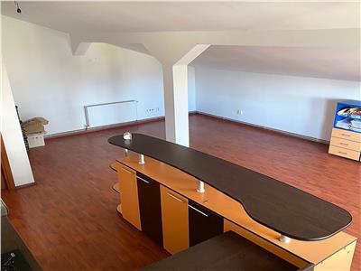 Apartament in vila de vanzare, Campina