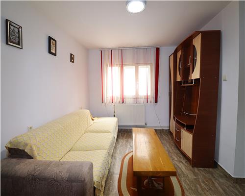 Apartament in Vila de Inchiriat, Campina